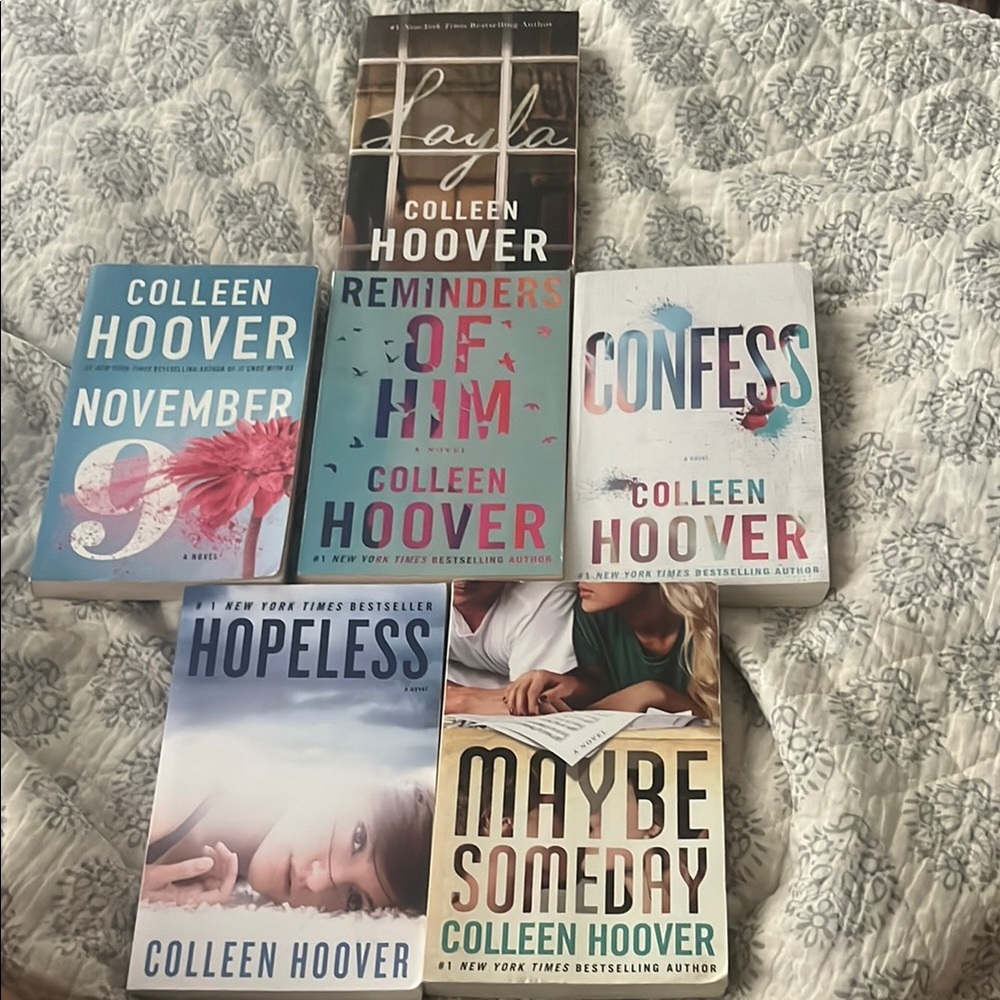 Book Collection - COLLEEN HOOVER